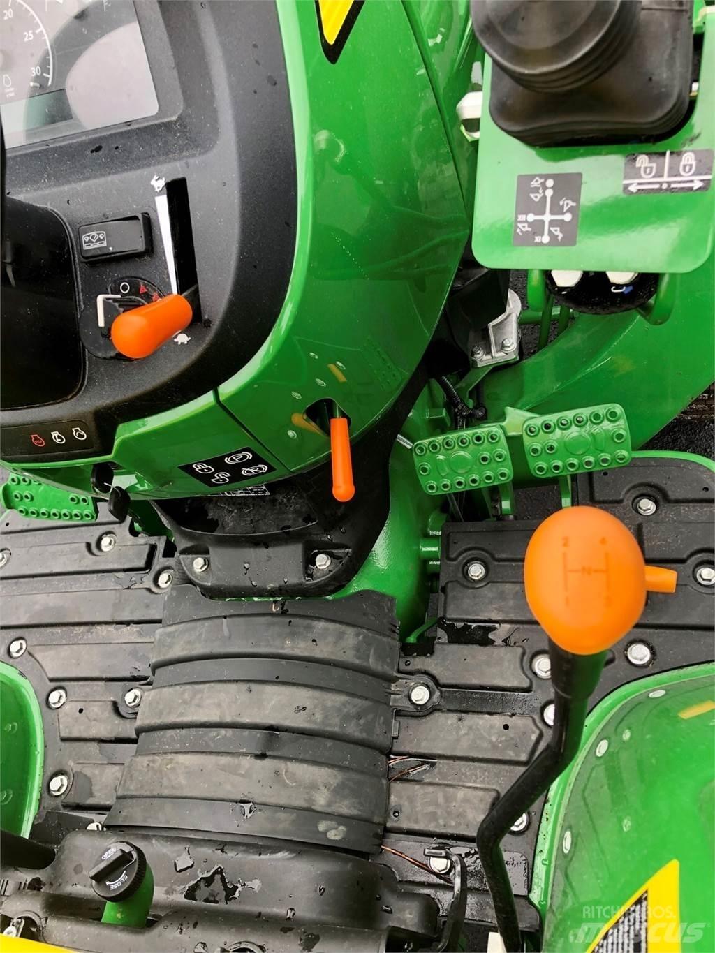 John Deere 3043D Tractoren