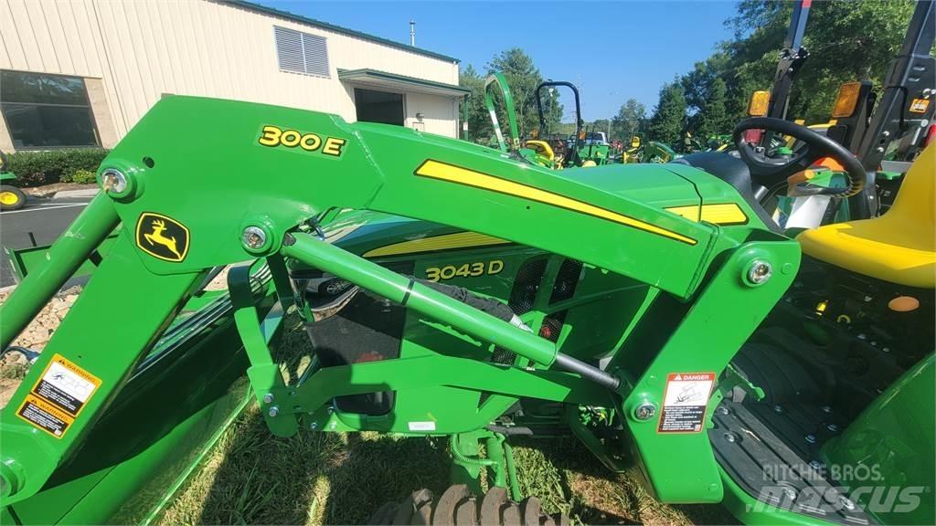John Deere 3043D Tractoren