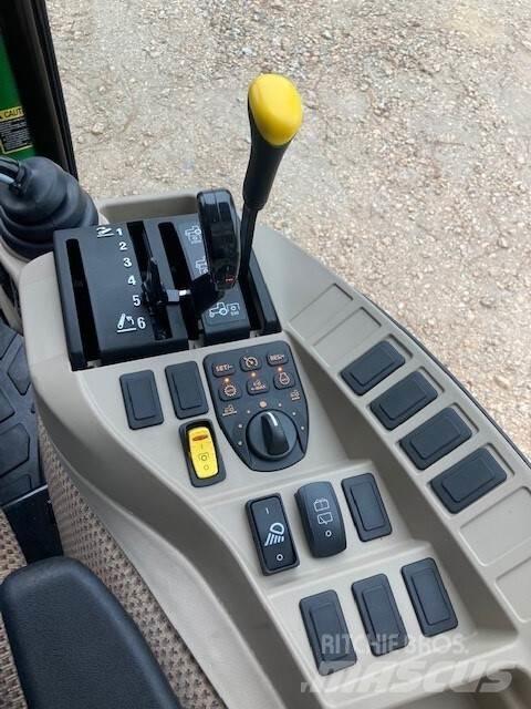 John Deere 3046R Tractoren