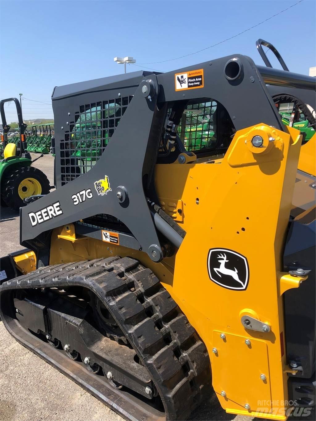 John Deere 317G Miniladers