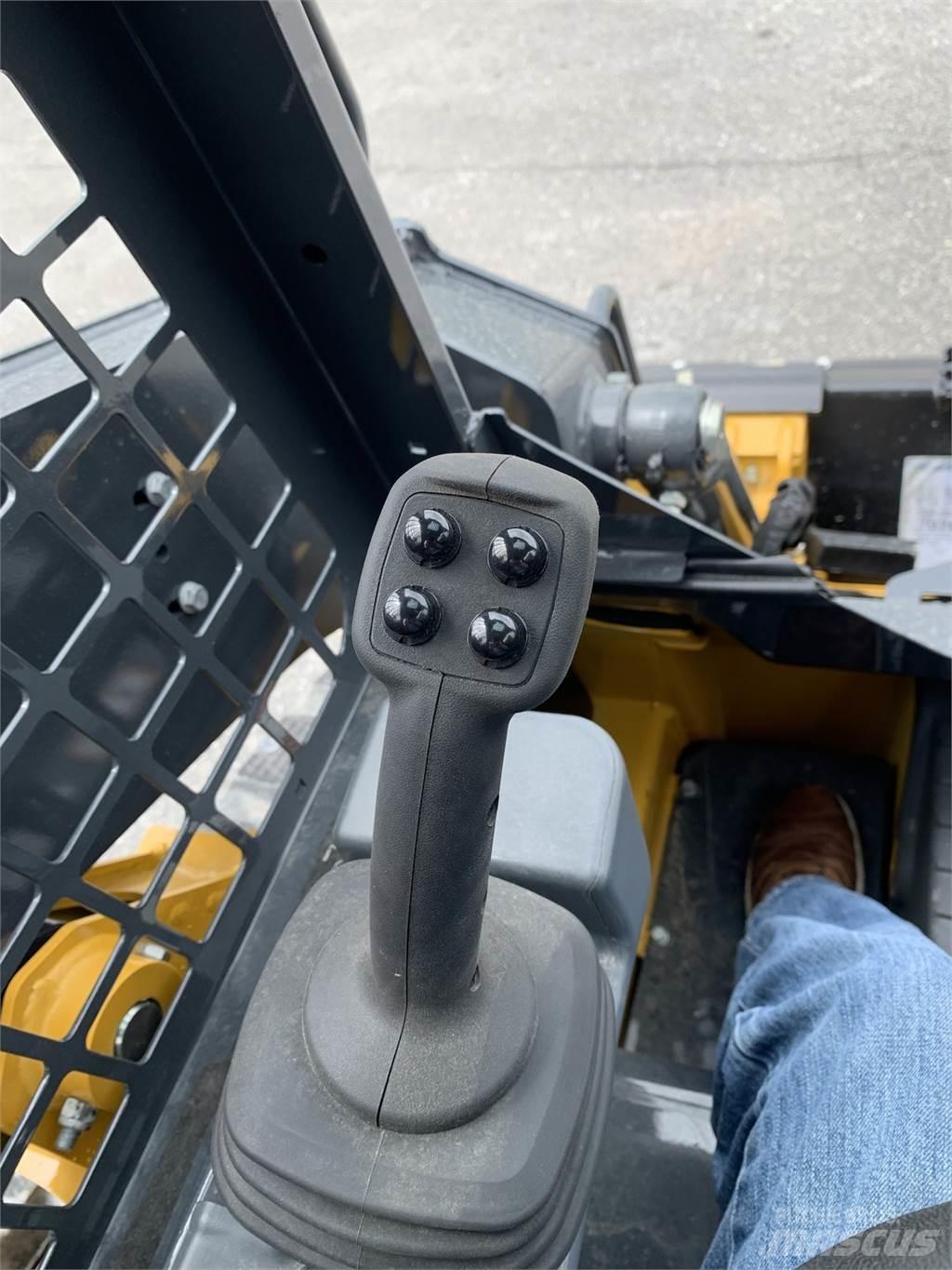 John Deere 317G Miniladers