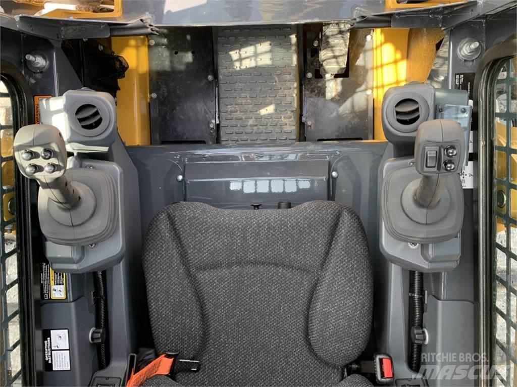 John Deere 317G Miniladers
