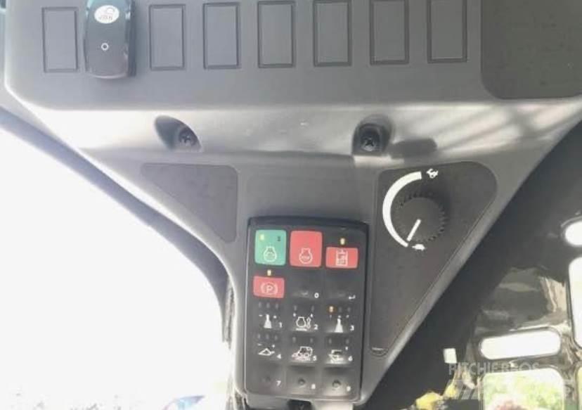 John Deere 317G Miniladers