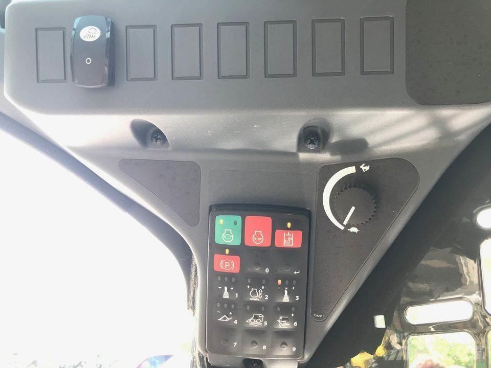 John Deere 317G Miniladers