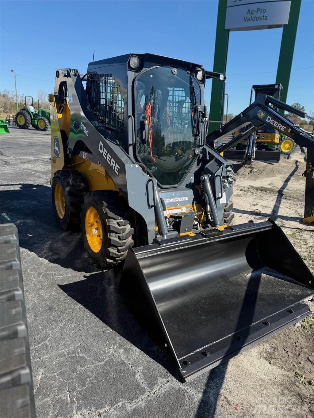 John Deere 318G Schrankladers