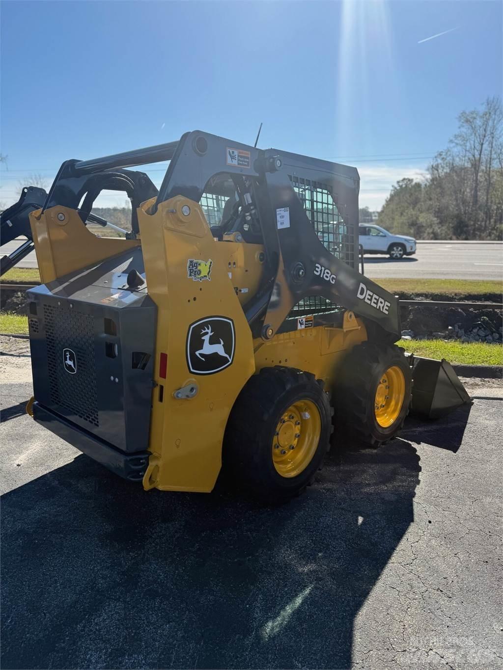 John Deere 318G Schrankladers