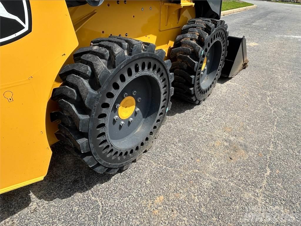 John Deere 318G Schrankladers