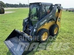 John Deere 318G Schrankladers