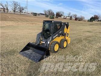 John Deere 318G Schrankladers