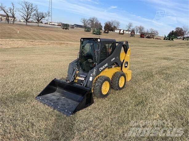 John Deere 318G Schrankladers