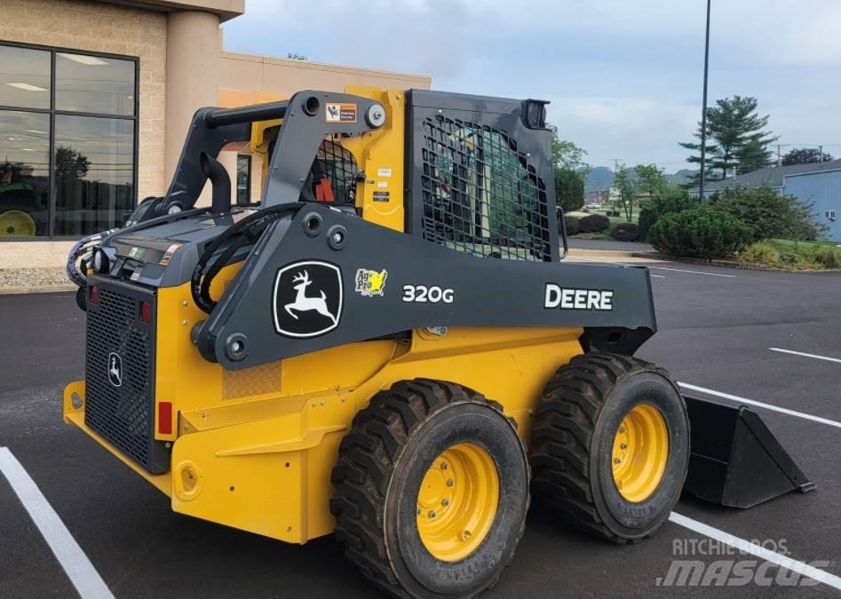 John Deere 320G Schrankladers