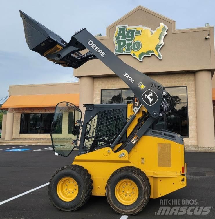 John Deere 320G Schrankladers