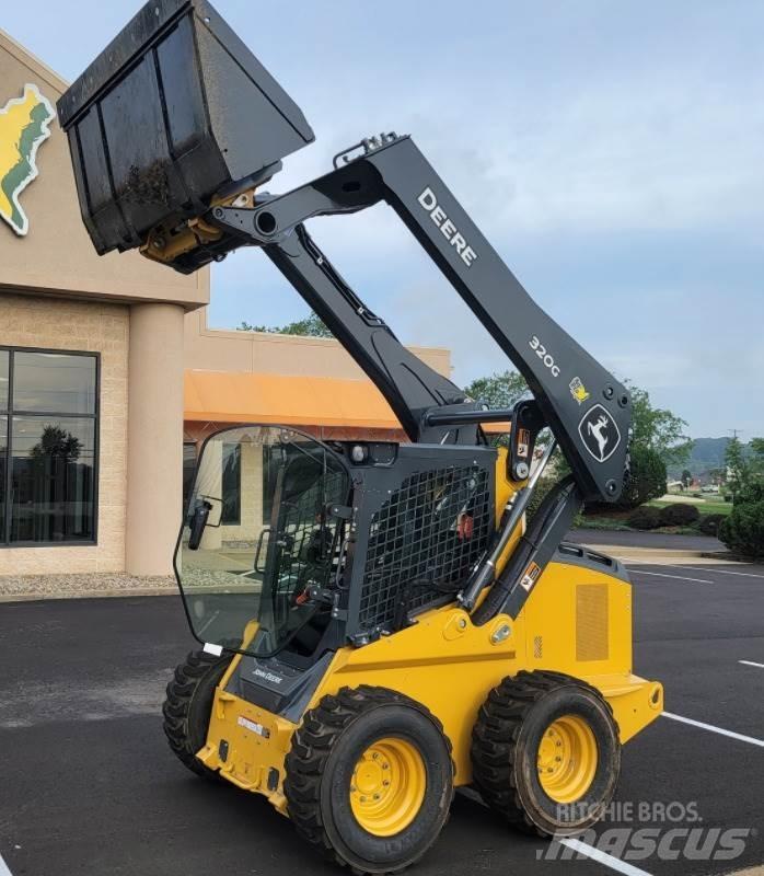 John Deere 320G Schrankladers