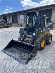 John Deere 320G Schrankladers