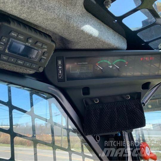 John Deere 324G Schrankladers
