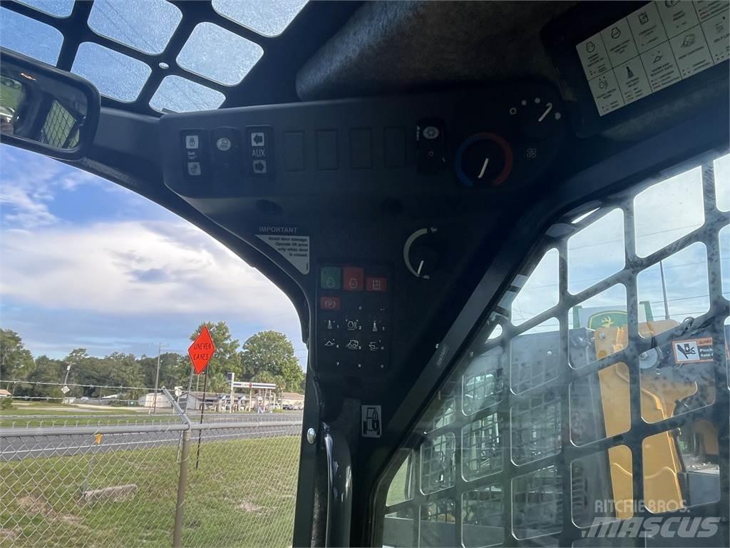 John Deere 325G Miniladers