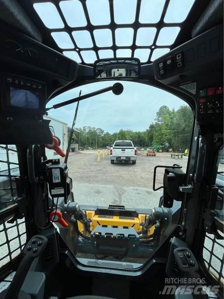 John Deere 325G Miniladers