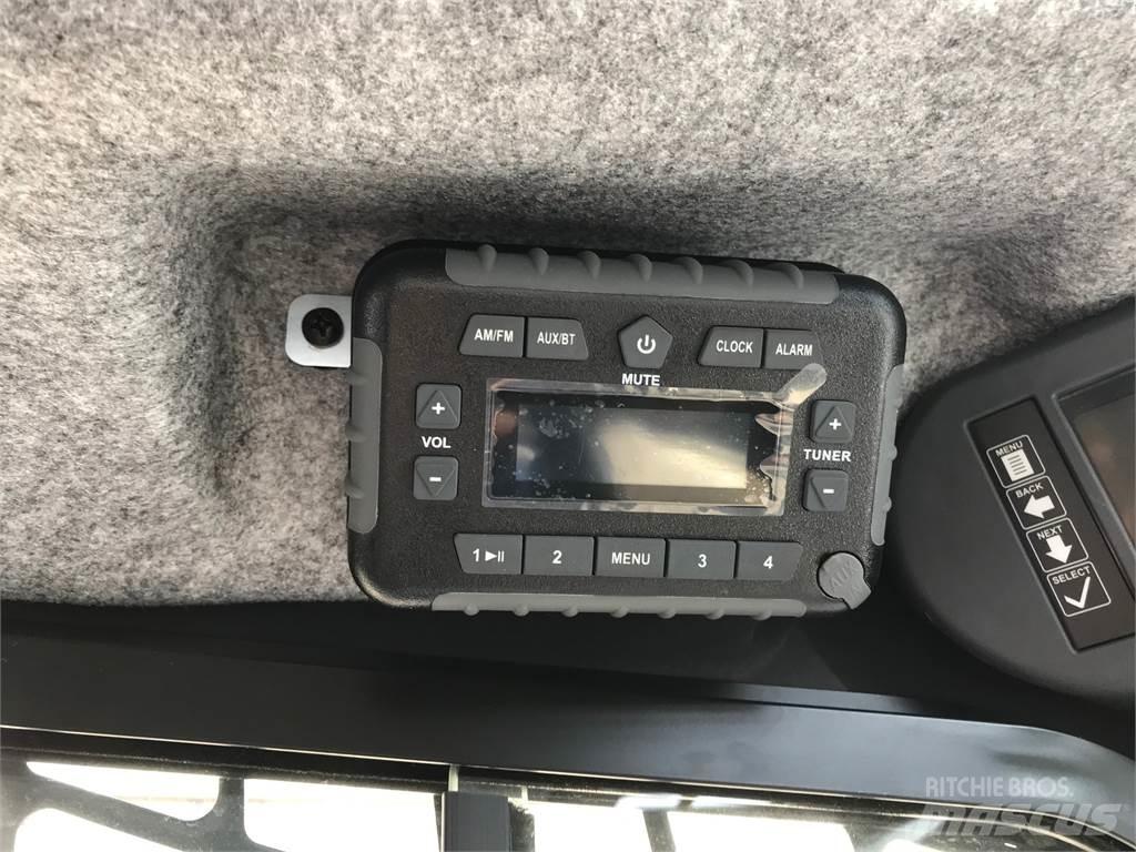 John Deere 325G Miniladers