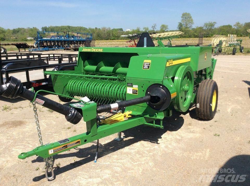 John Deere 348 Vierkante balenpers