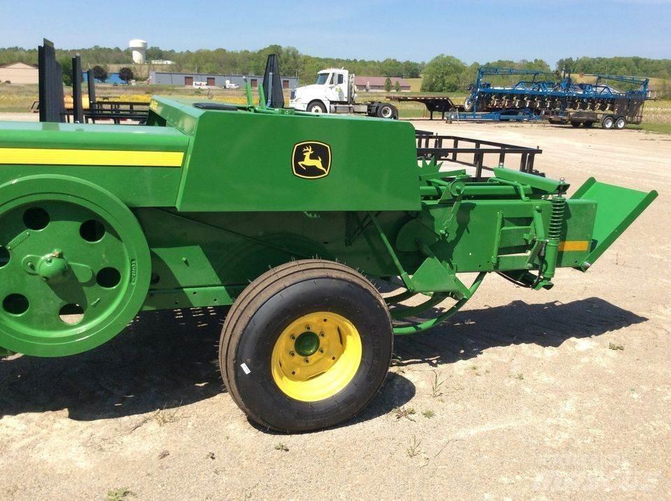 John Deere 348 Vierkante balenpers