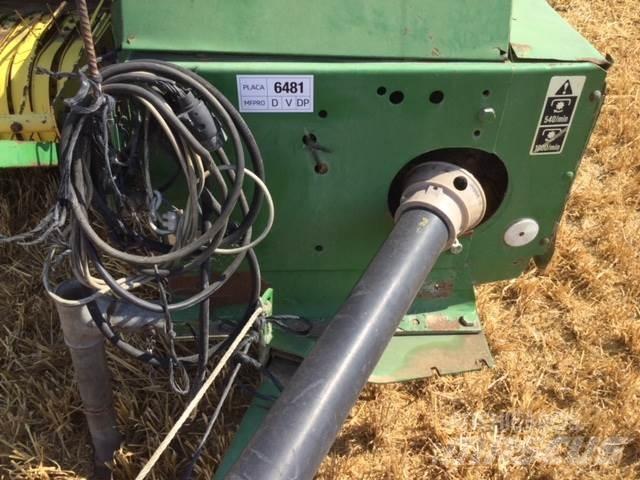 John Deere 349 Vierkante balenpers
