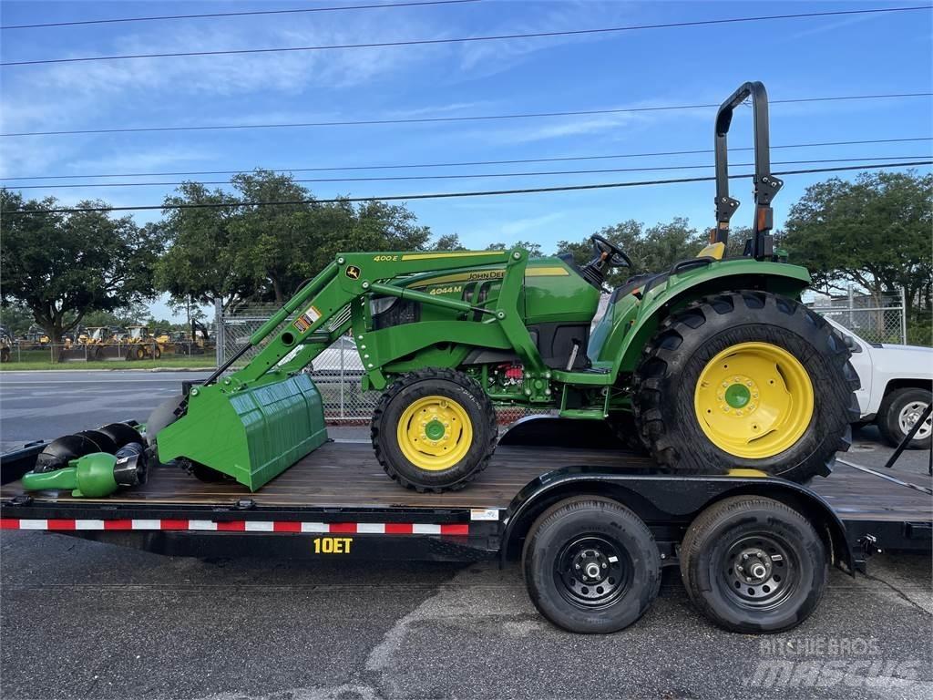 John Deere 4044M Tractoren