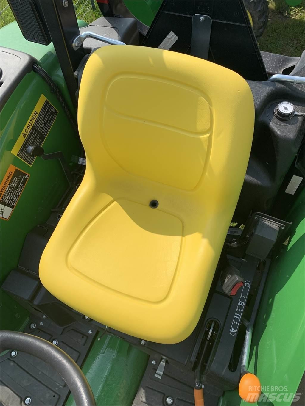 John Deere 4044M Tractoren