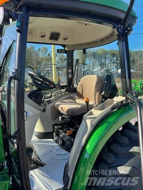 John Deere 4044R Tractoren