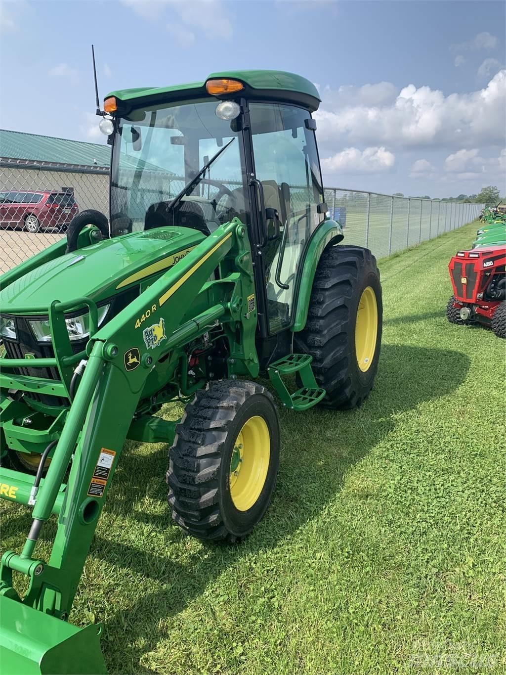 John Deere 4044R Tractoren