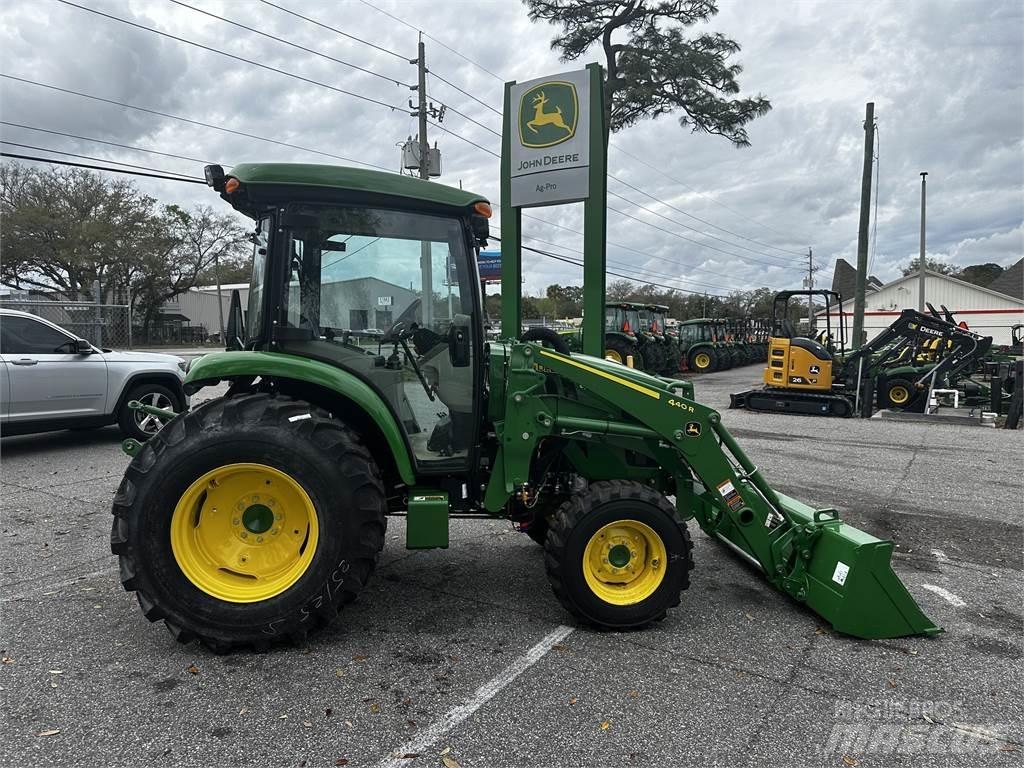John Deere 4066R Tractoren