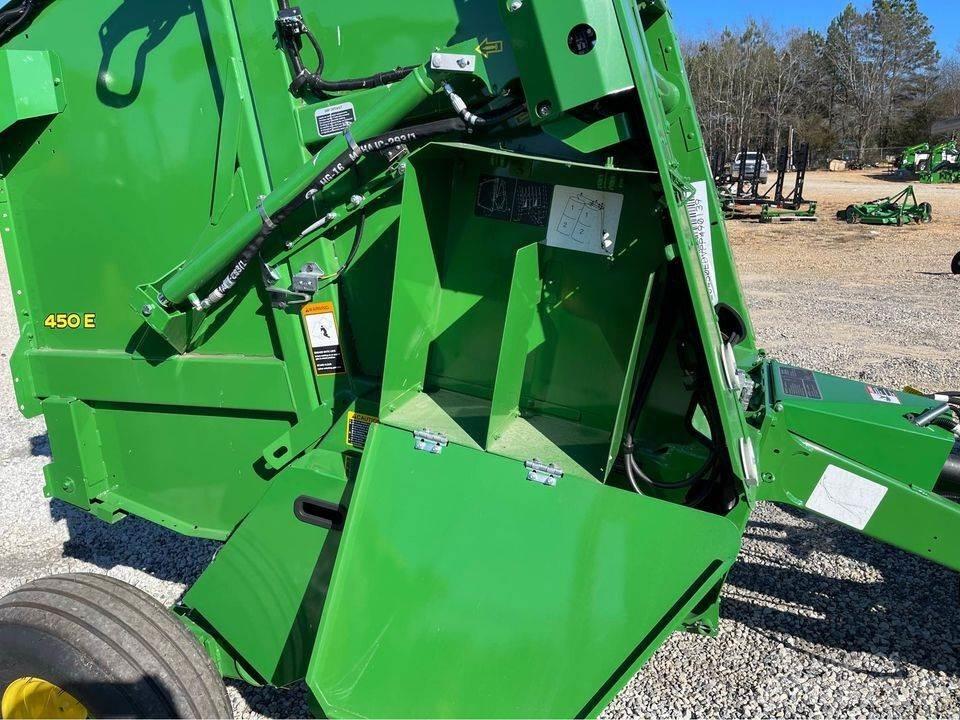John Deere 450E Ronde-balenpersen