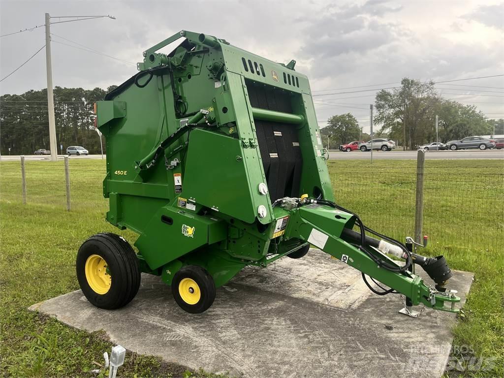 John Deere 450E Ronde-balenpersen