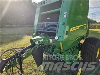 John Deere 451M Ronde-balenpersen