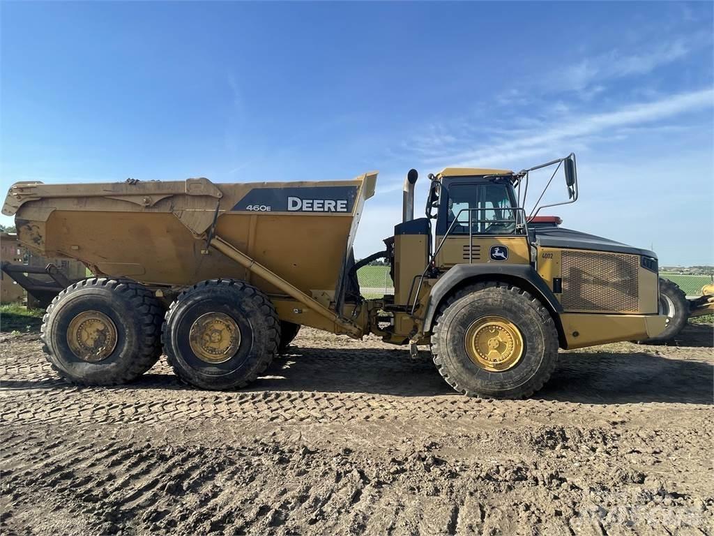 John Deere 460E Knik dumptrucks