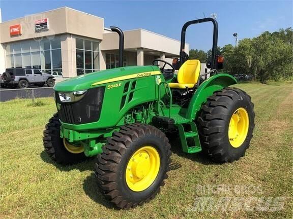 John Deere 5045E Tractoren