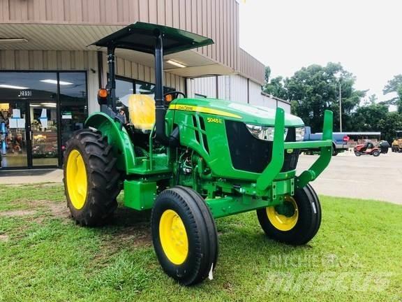 John Deere 5045E Tractoren
