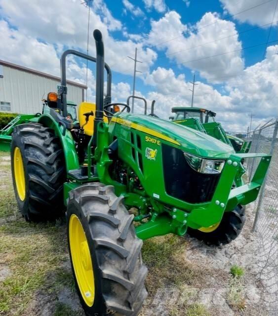 John Deere 5067E Tractoren