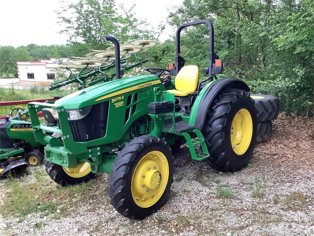 John Deere 5075E Compacttrekkers