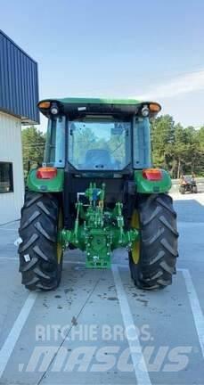 John Deere 5100E Tractoren