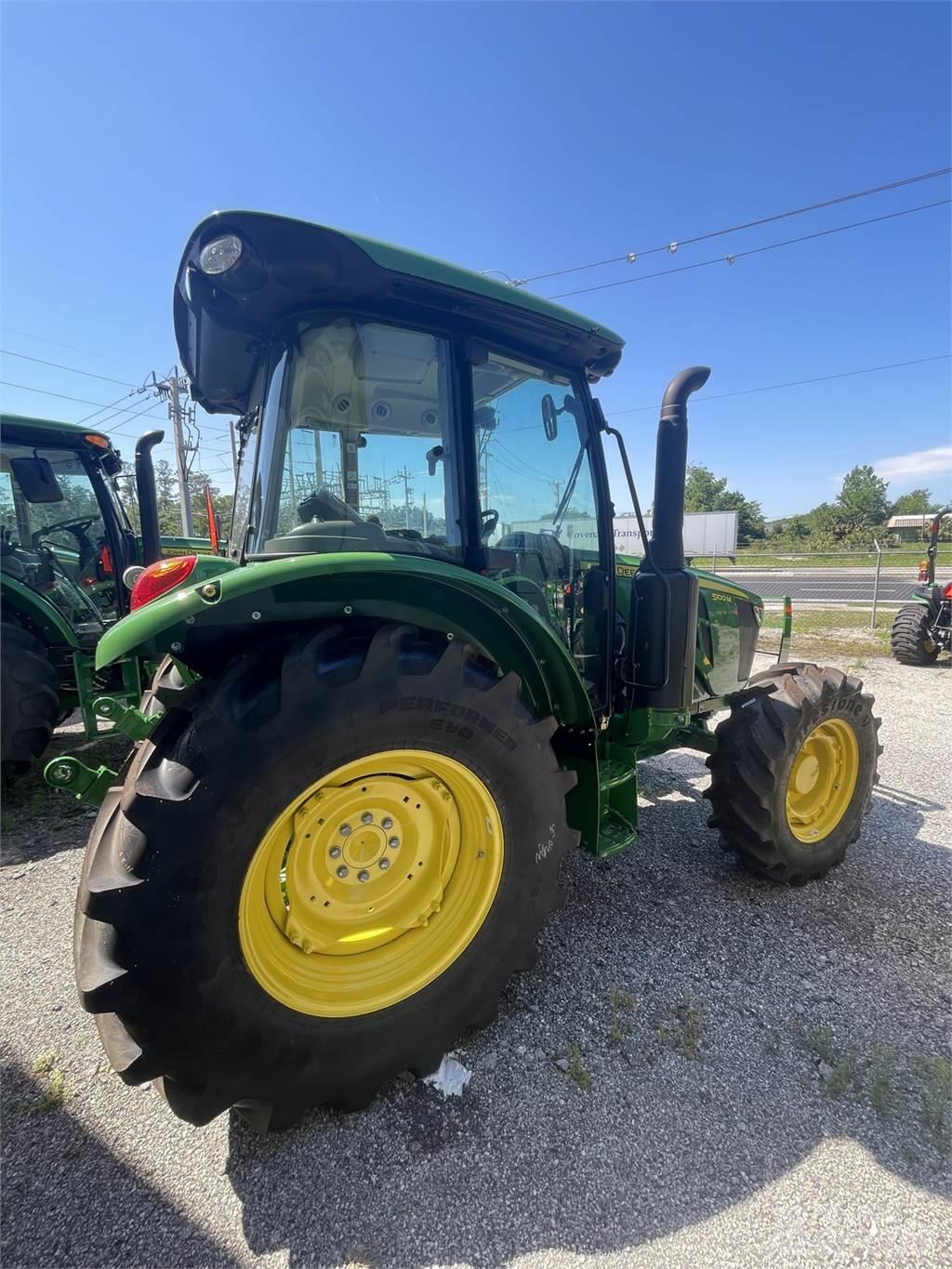 John Deere 5105M Tractoren