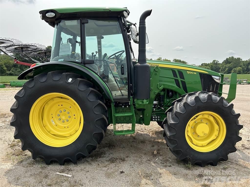 John Deere 5120M Tractoren