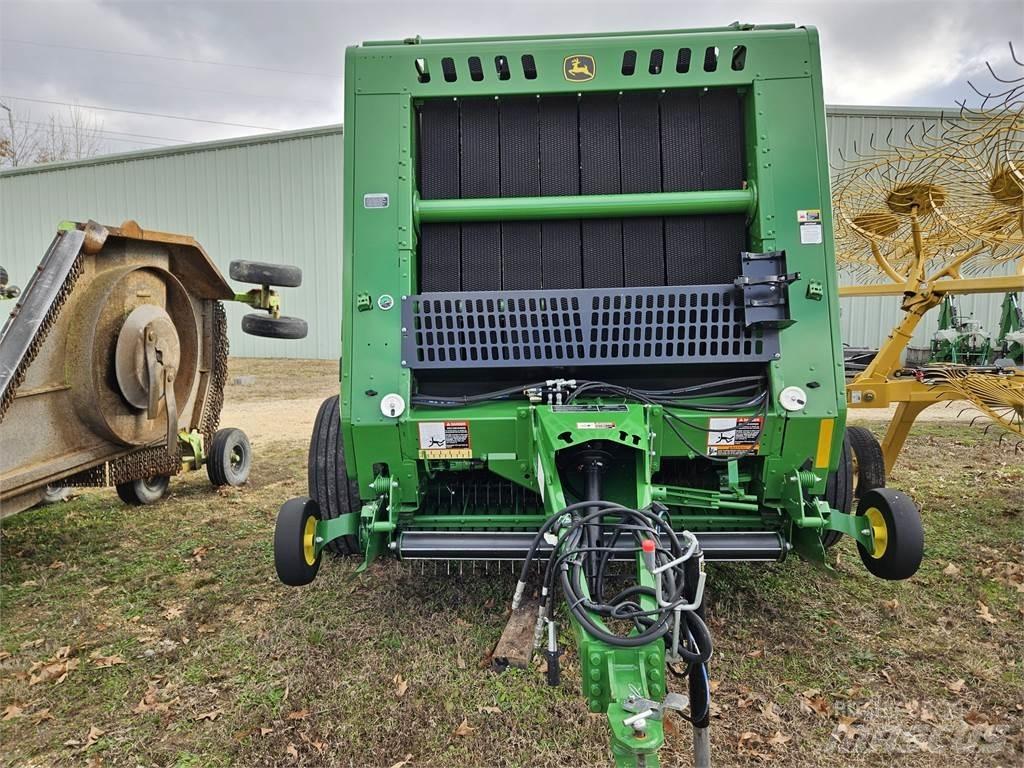 John Deere 560M Ronde-balenpersen