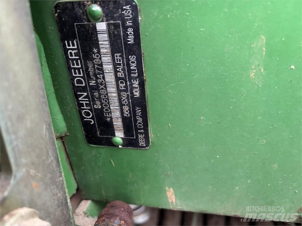 John Deere 568 Ronde-balenpersen