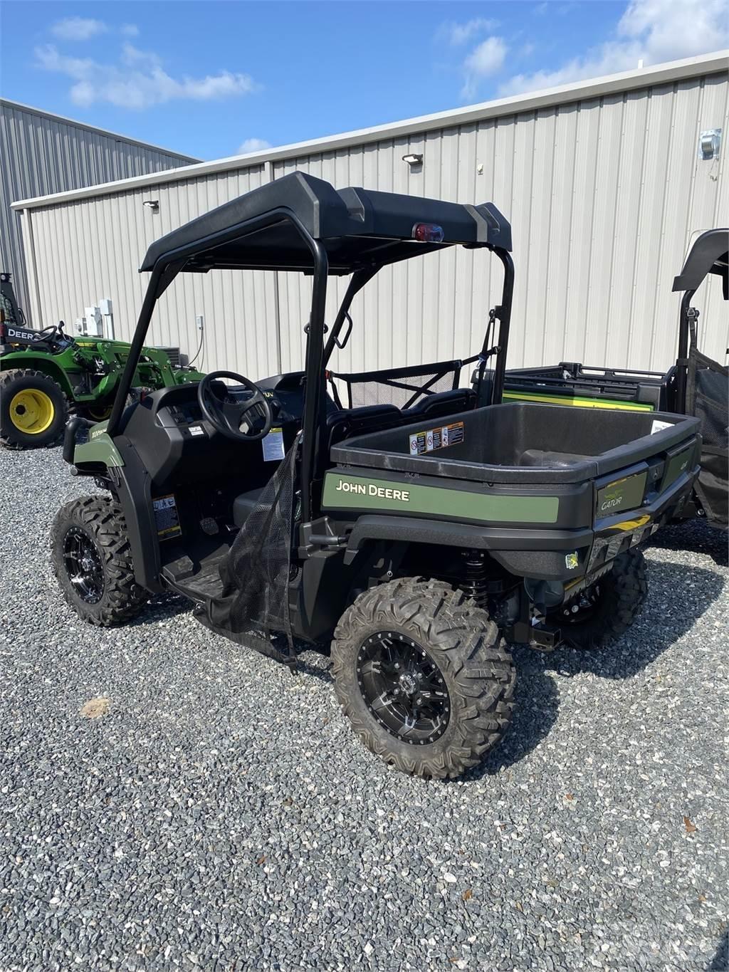 John Deere 590M Utiliteitsmachines