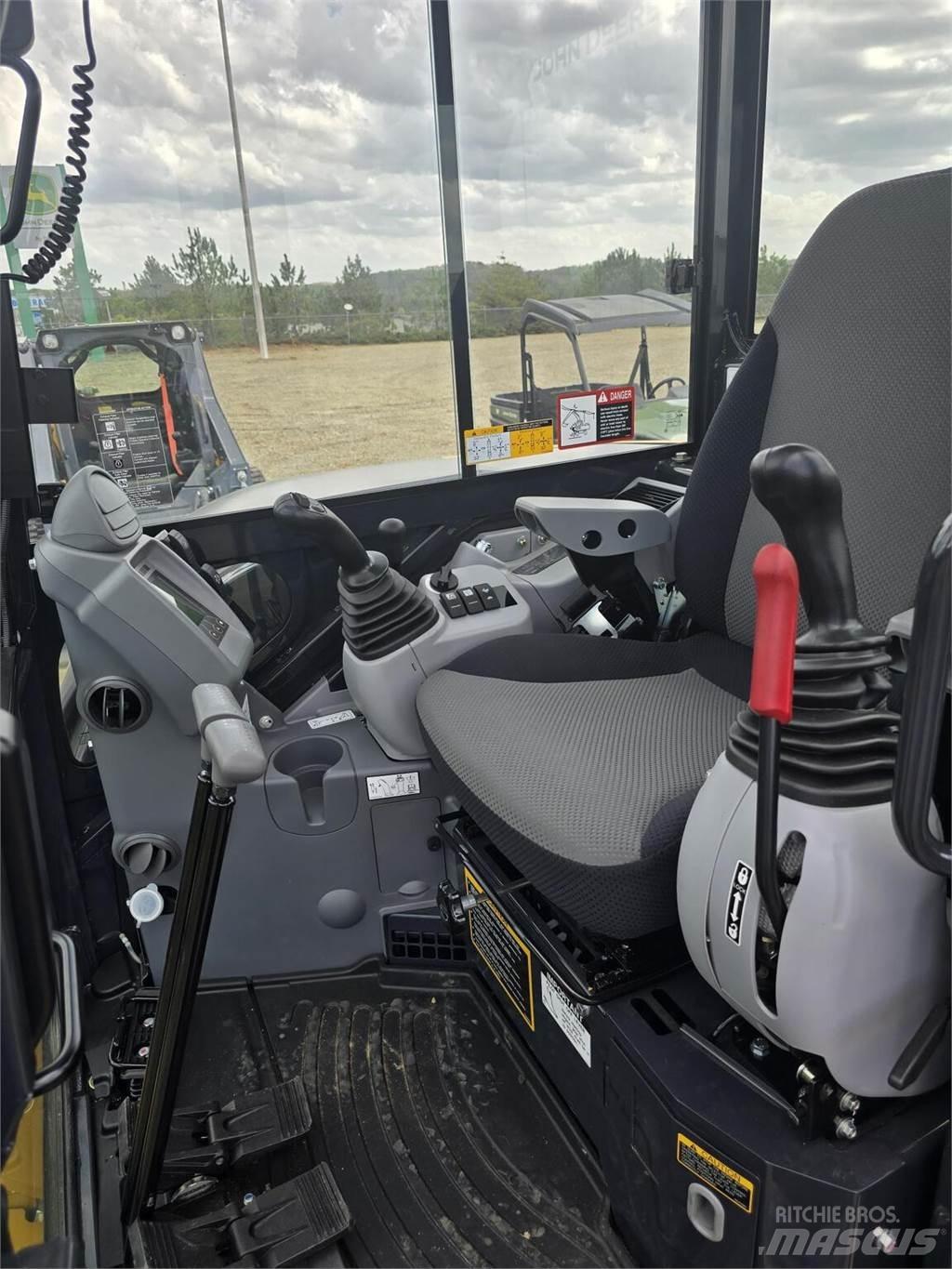 John Deere 60 P Minigraafmachines < 7t