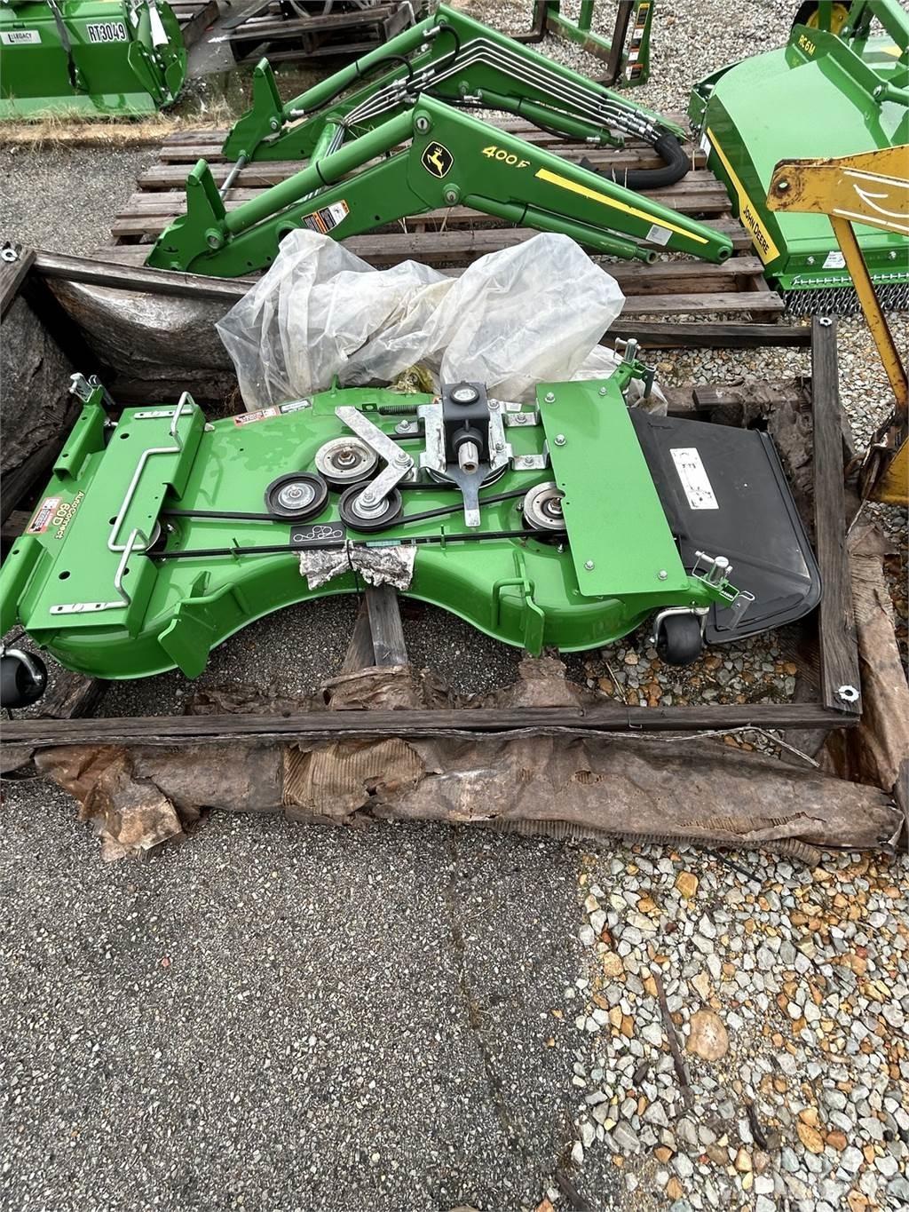 John Deere 60D Maaiers