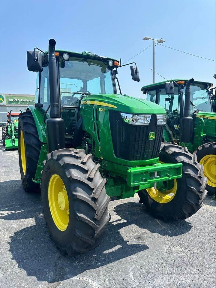 John Deere 6105E Tractoren
