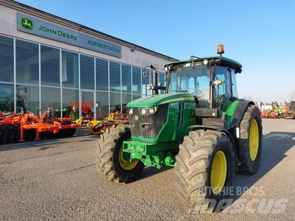 John Deere 6105M Tractoren