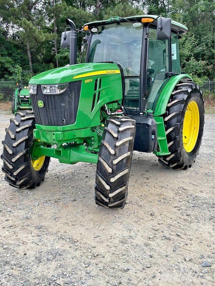 John Deere 6120E Tractoren