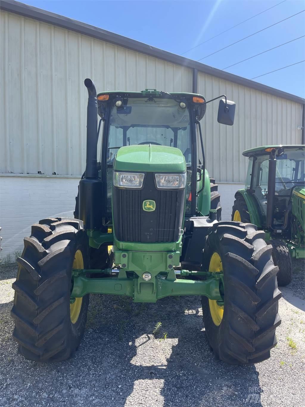John Deere 6135E Tractoren